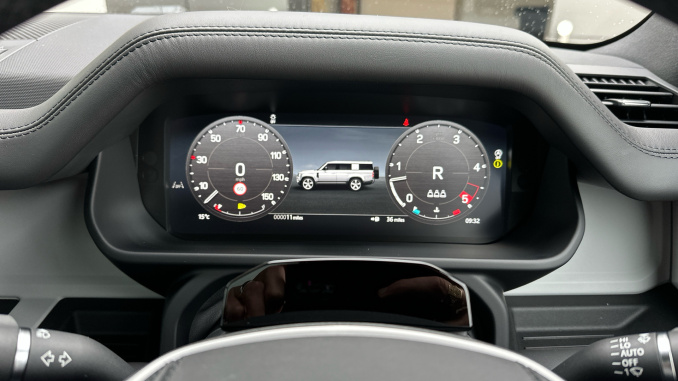 Land Rover Defender 3.0 D350 X-Dynamic HSE 130 5dr Auto Diesel Estate - Image 16